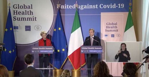 Der Globale Gesundheitsgipfel fand am 21. Mai 2021 in Rom unter dem Vorsitz von Premierminister Mario Draghi und der Präsidentin der EU-Kommission Ursula von der Leyen statt. 